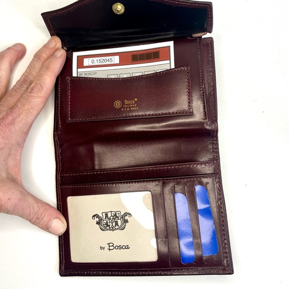 Bosca,Full Grain ,USA Made,6”x4”, never used,
Coin Purse, Snap Closure, Burgundy - Picture 2 of 16